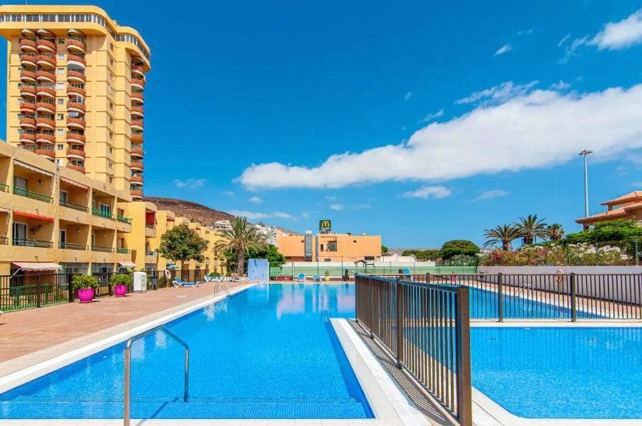 Superbe Appartement A Las Americas Torres Del Sol Арона Екстериор снимка