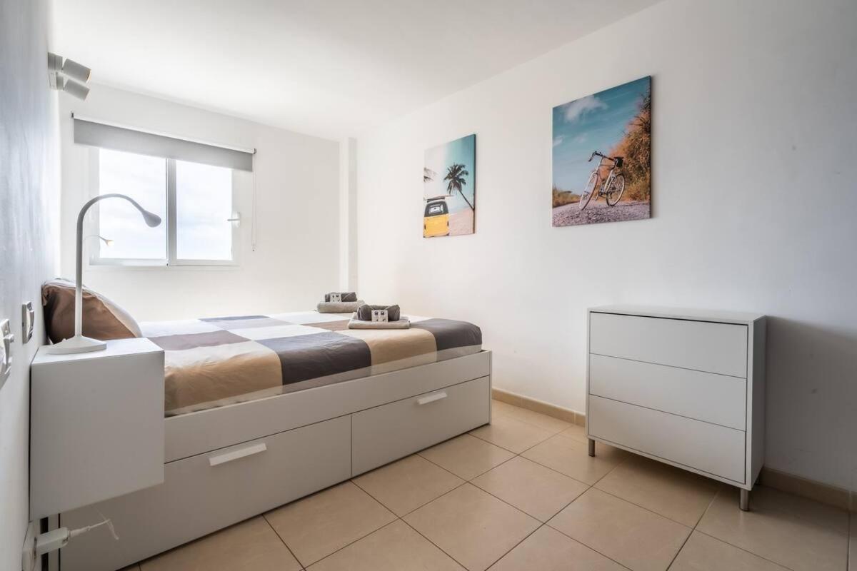 Superbe Appartement A Las Americas Torres Del Sol Арона Екстериор снимка